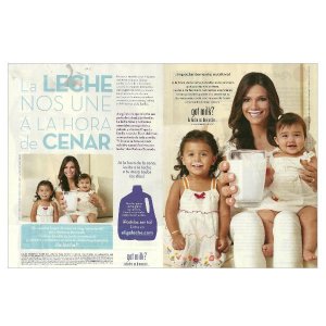 B&Atilde;�RBARA BERMUDO CON SUS HIJAS MIA Y CAMILA got milk? Milk Mustache Magazine Ad &Acirc;&copy; 2011 SPANISH TEXT
