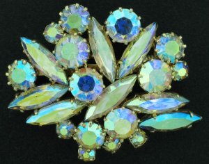 Glimmering Aurora Borealis Abstract Design Brooch Bro2200