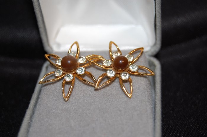 vintage 10 kt sunflower earrings with gold screwback studs