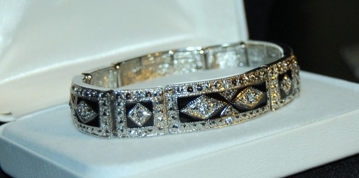 Unique Vintage style Silver & Black crystal Stretchy Bracelet