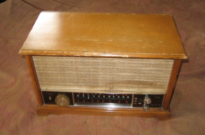 Vintage 1940'S RADIO ZENITH K731 Tube Radio
