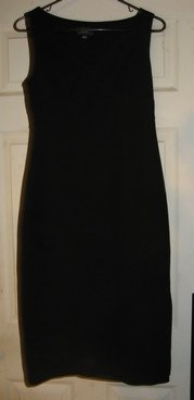 BCBG BLACK COCKTAIL DRESS PRE-OWNED SIZE 4 see pix inside