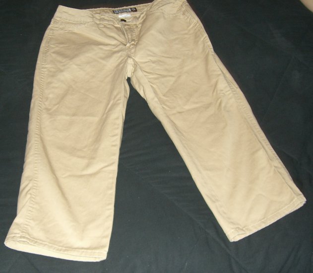 Women's MacCoy Collection Tan Capri Pants