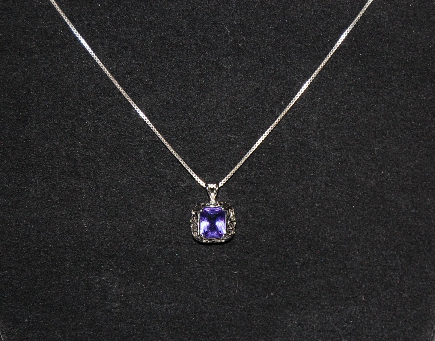 .925 Sterling Silver Amethyst Pendant & .925 Chain