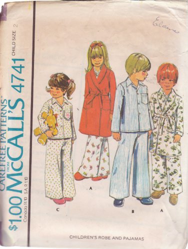 McCALL'S 1975 PATTERN 4741 SIZE 2 CHILD'S UNISEX ROBE AND PAJAMAS