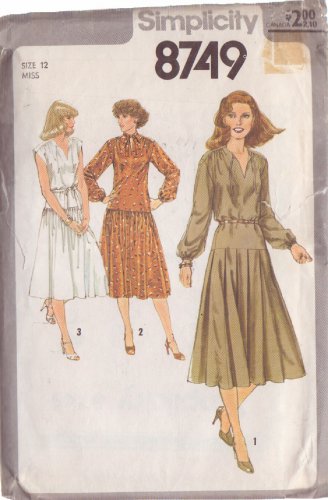 SIMPLICITY PATTERN 8749 SIZE 12  MISSES' PULLOVER DRESS IN 3 VARIATIONS