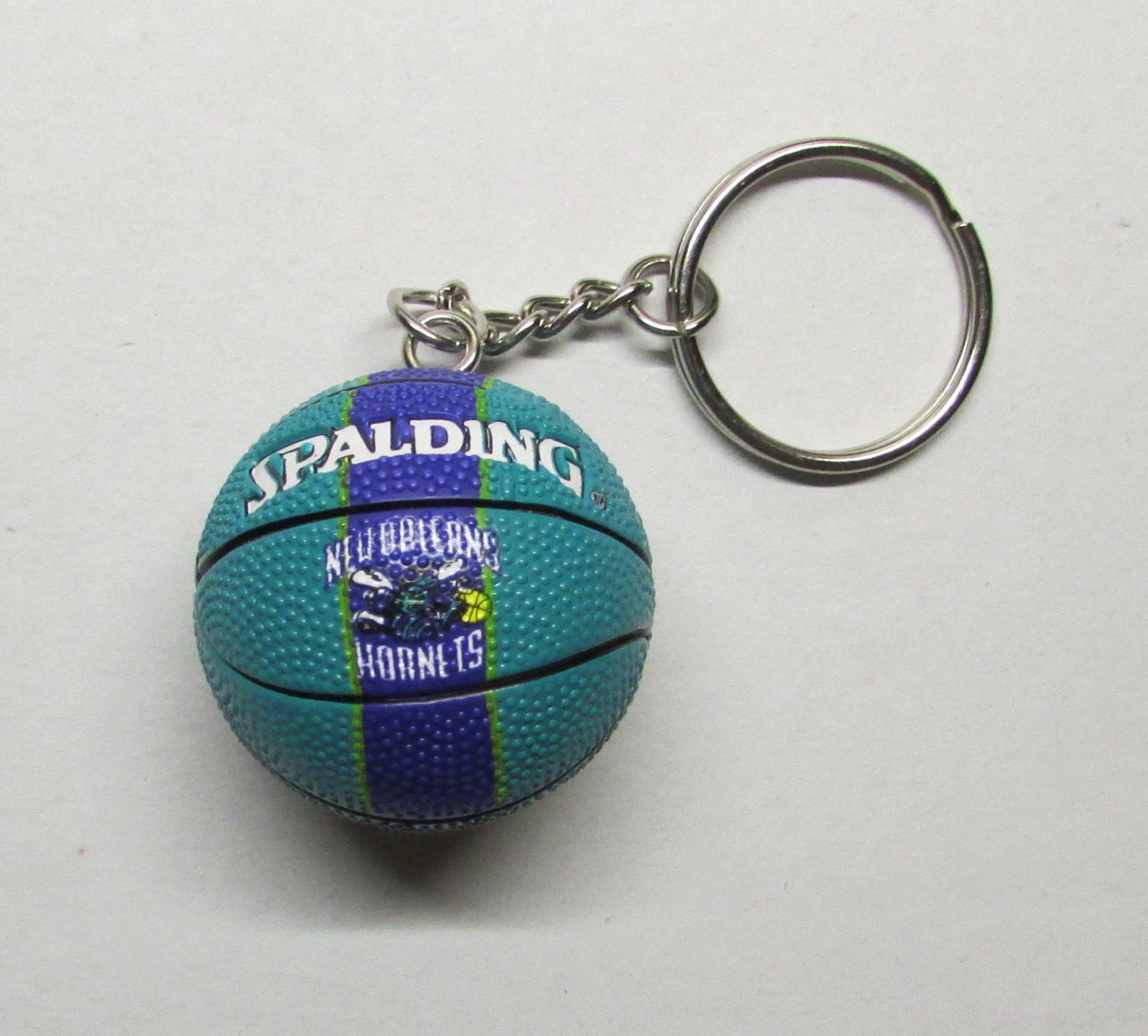 NBA Basketball New Orleans HORNETS Spalding Ball KEY CHAIN Ring Keychain NEW