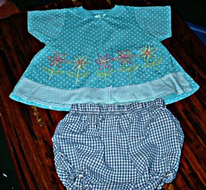 Blue Swing Top with Spring Flowers & free bottoms 24Mths
