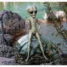 DESIGN TOSCANO Roswell, the Alien Sculpture