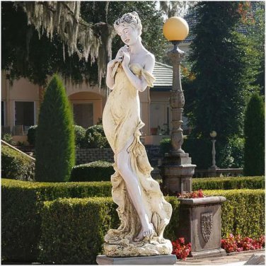 THALIA MUSE OF THE GARDEN DESIGN TOSCANO Thalia muse oversized garden statue