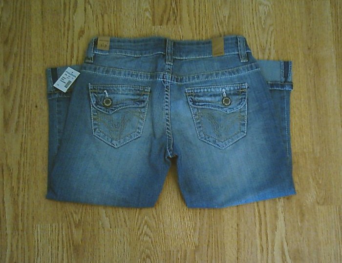 MAURICES JEANS LOW RISE CAPRIS-SIZE 1/2-28 X 19-NWT