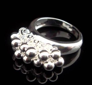 FREE P&P! 925 STERLING SILVER GRAPE RING #56