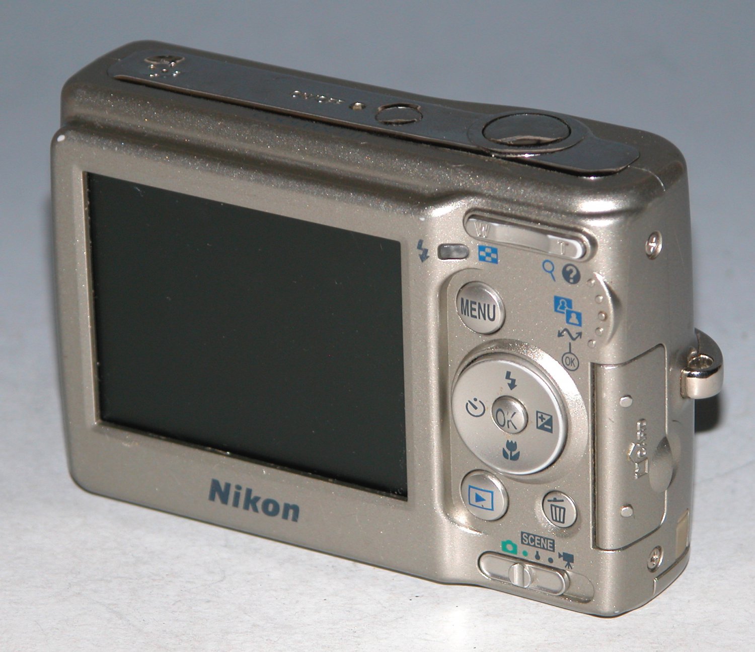 Nikon COOLPIX L11 6.0MP Digital Camera #4326