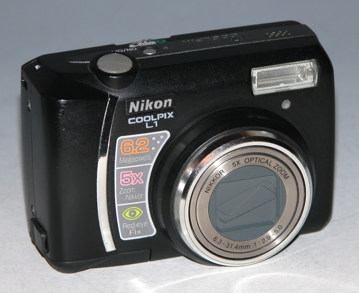 Nikon COOLPIX L1 6.2MP Digital Camera Black 8185