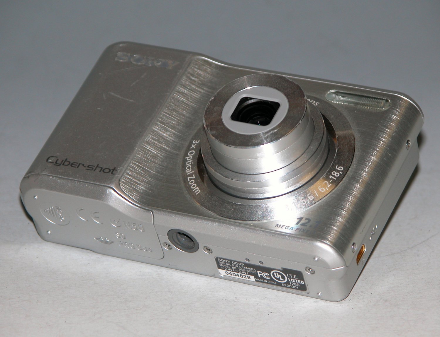 Sony Cybershot DSCS2100 12.1MP Digital Camera Silver 4628