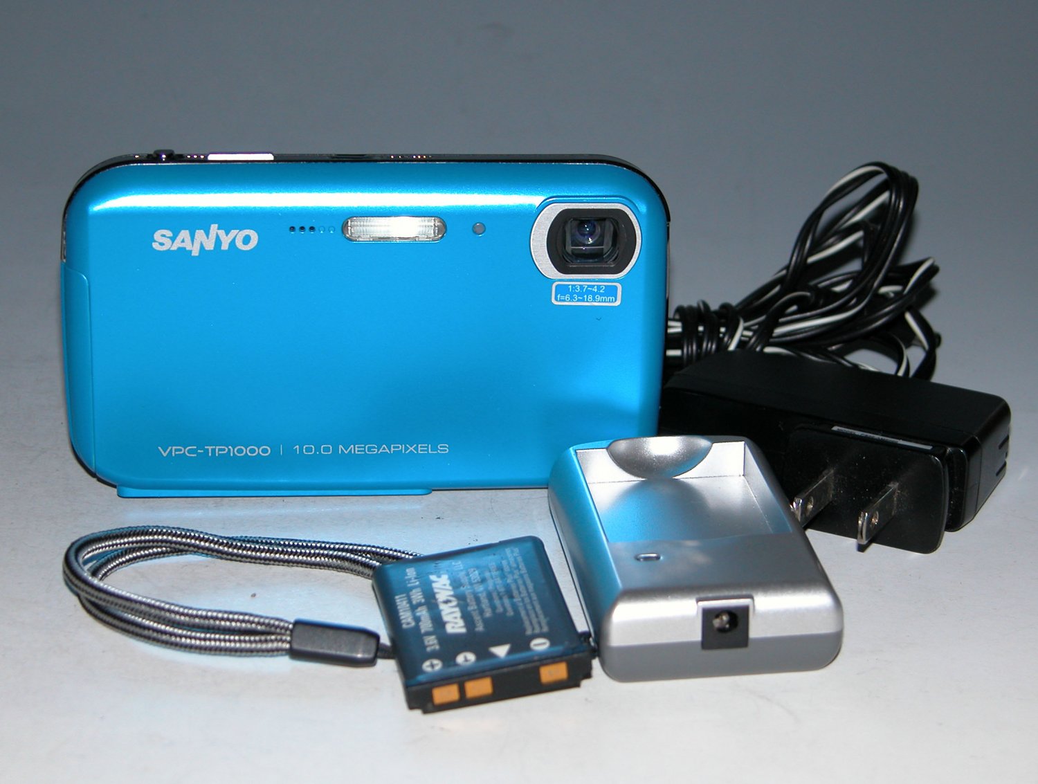 Sanyo VPC TP1000 10.0MP Digital Camera - Blue