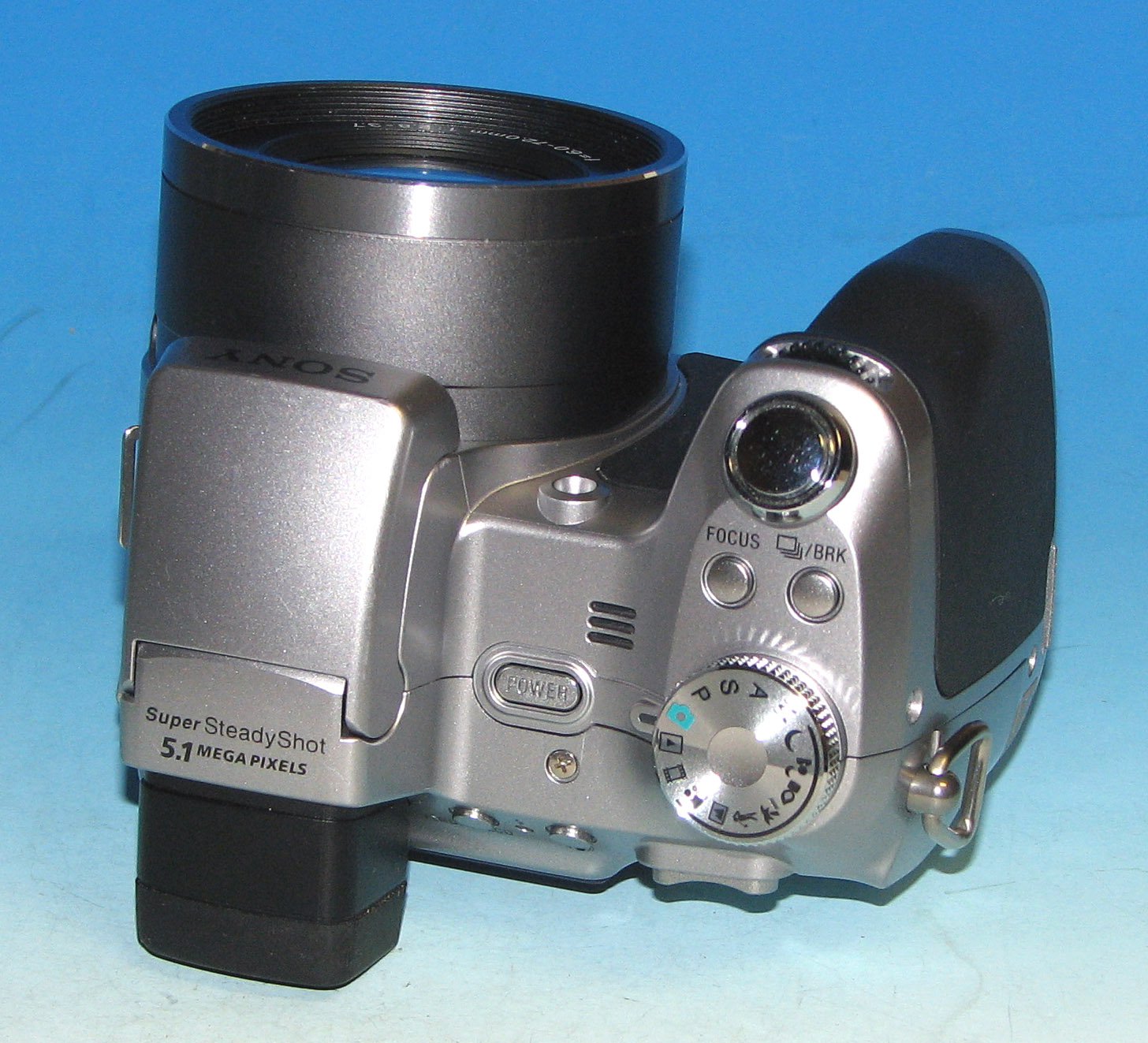 Sony Cybershot DSCH1 5.0MP Digital Camera Silver 5956