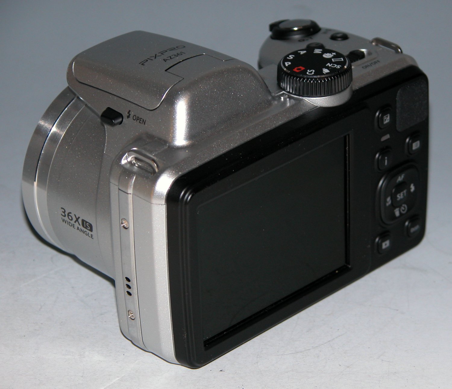 Kodak PIXPRO AZ361 16.2MP Digital Camera - Silver (Store Return)