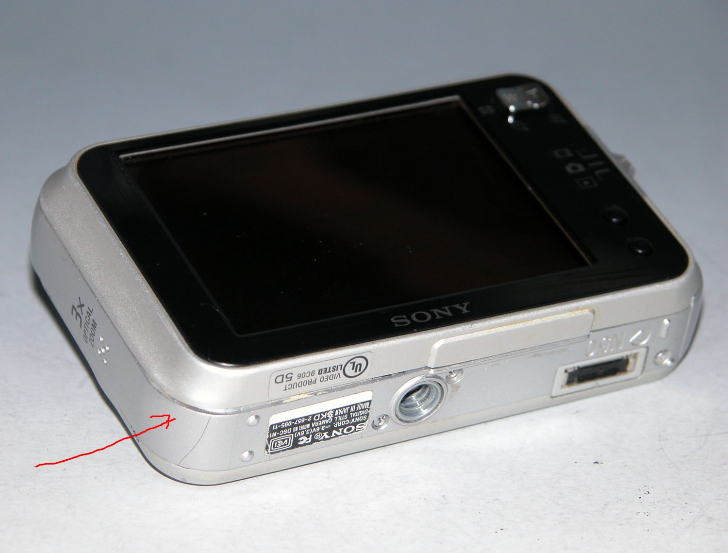 Sony Cybershot DSCN1 8.1MP Digital Camera Silver NS