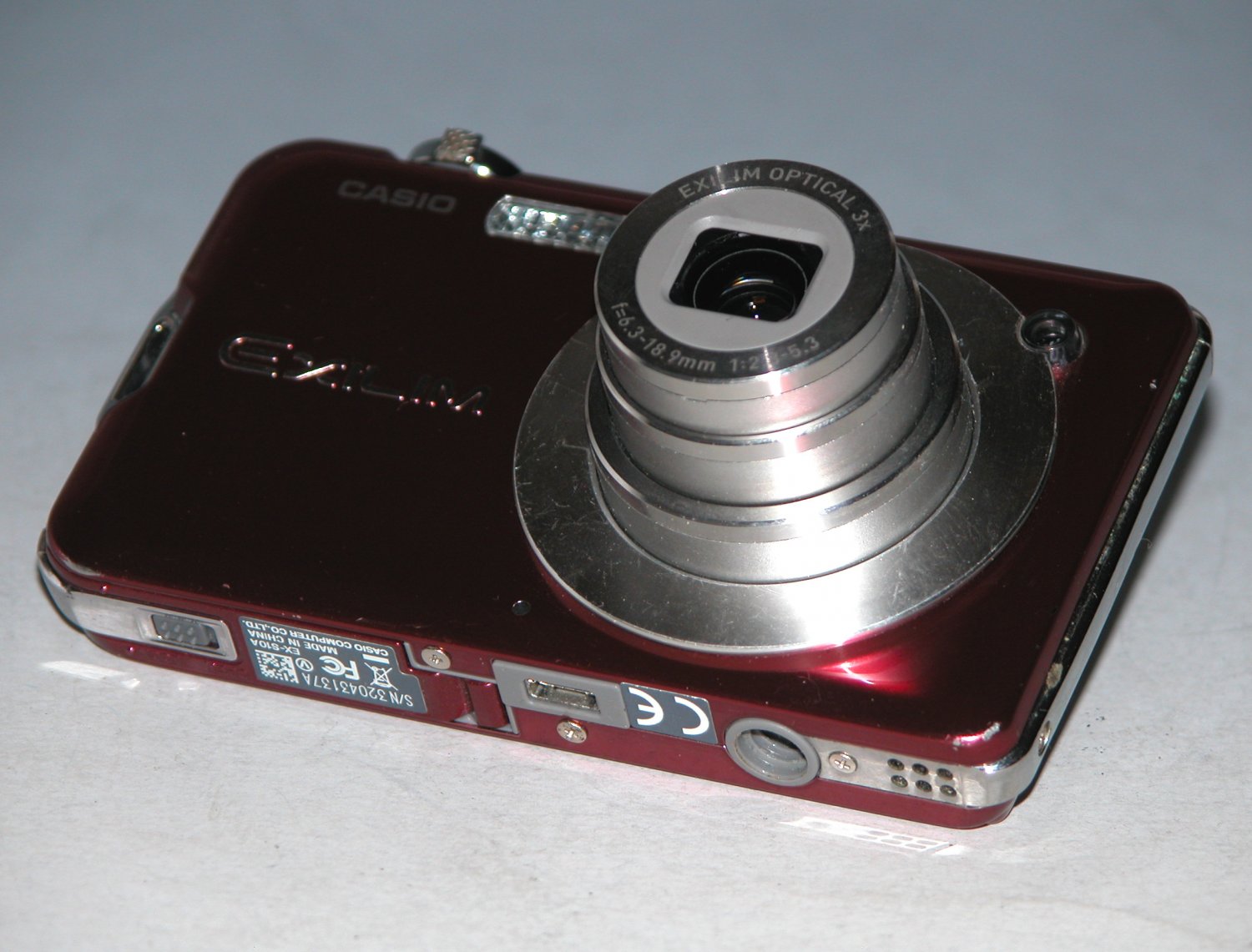 Casio EXILIM CARD EXS10 10.1MP Digital Camera Red 3137