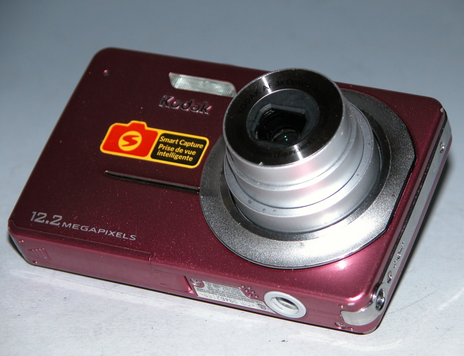 Kodak EasyShare M341 12.2MP Digital Camera Orchid 1696