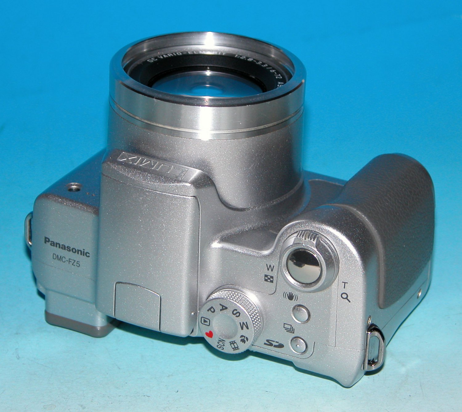 Panasonic LUMIX DMCFZ5 5.0MP Digital Camera Silver 3163