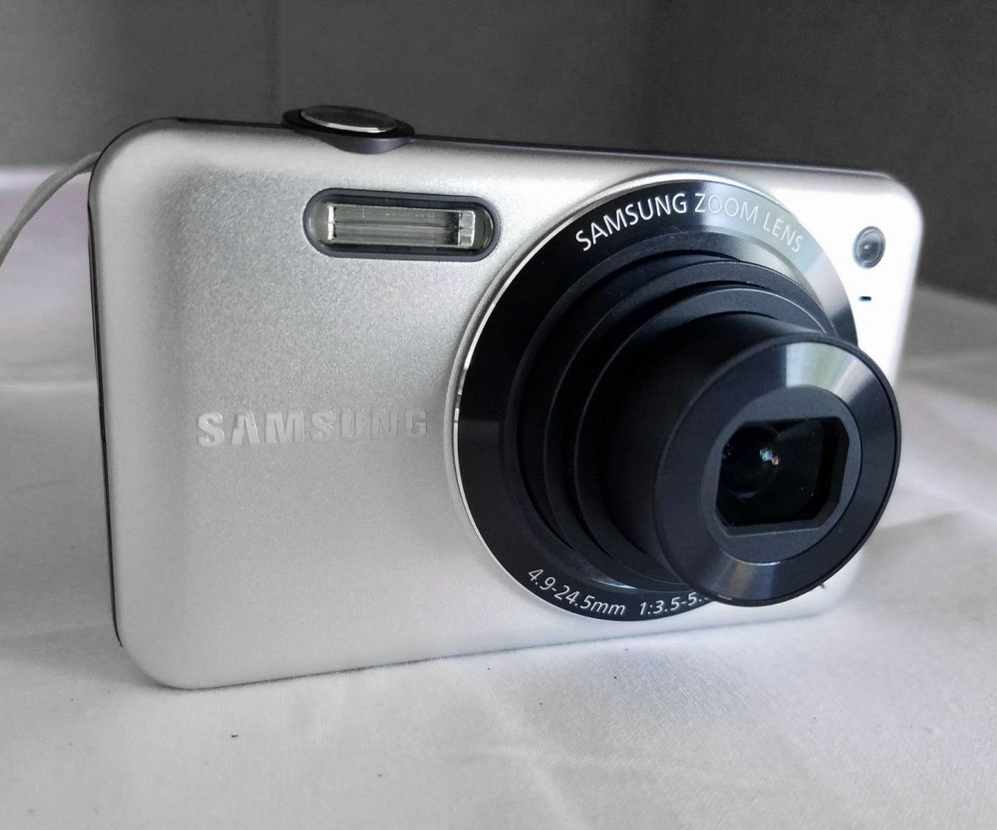 Samsung SL605 12.2MP Digital Camera Silver