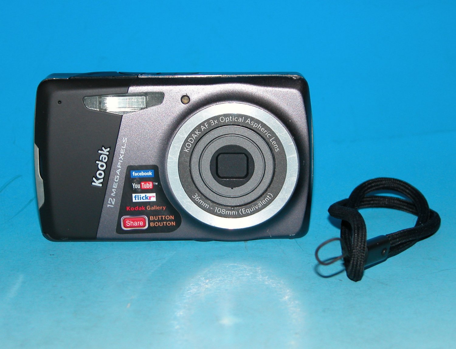 Kodak EasyShare M530 12.0MP Digital Camera Carbon 7637