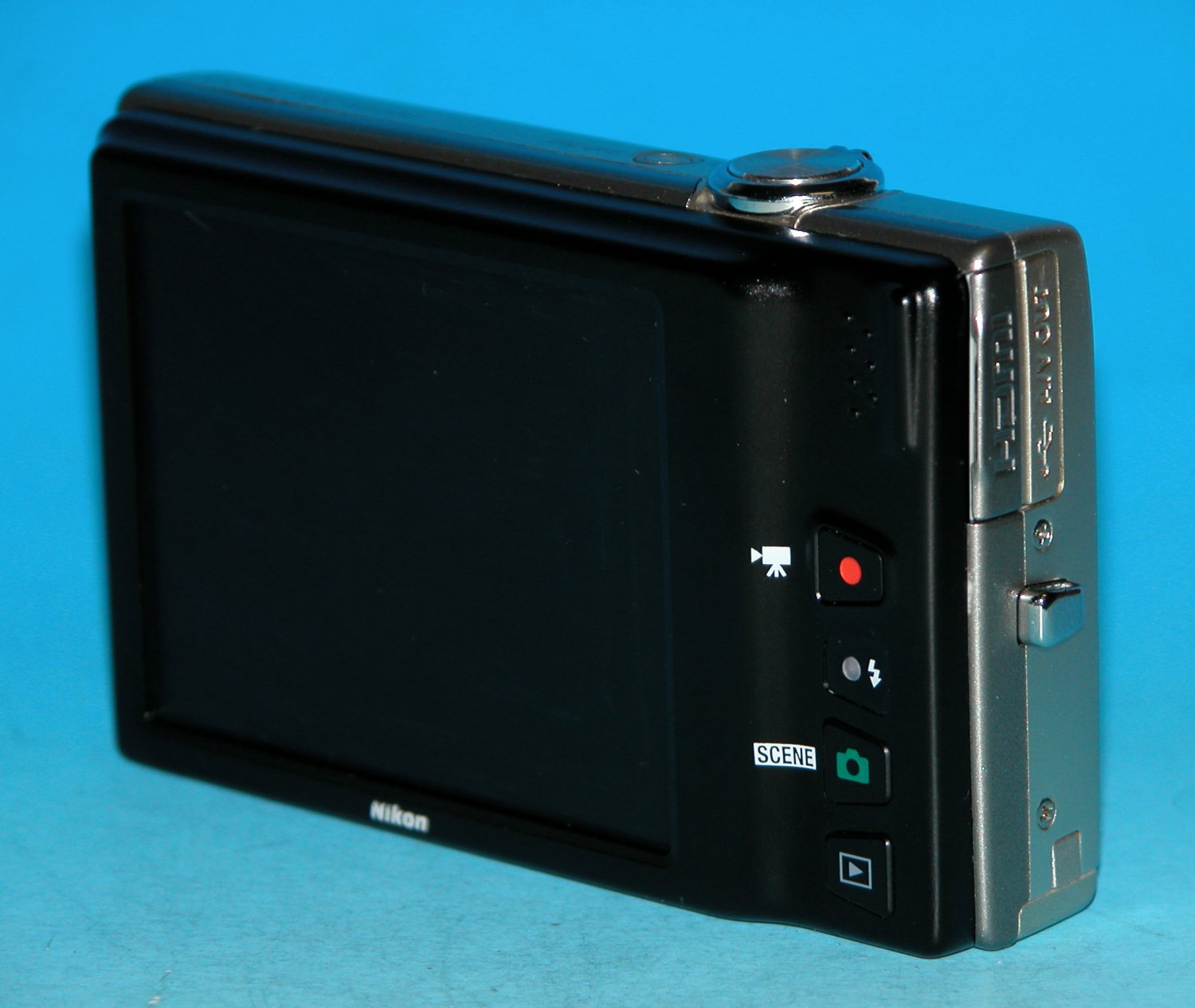 Nikon COOLPIX S6100 16.0MP Digital Camera Silver 8060