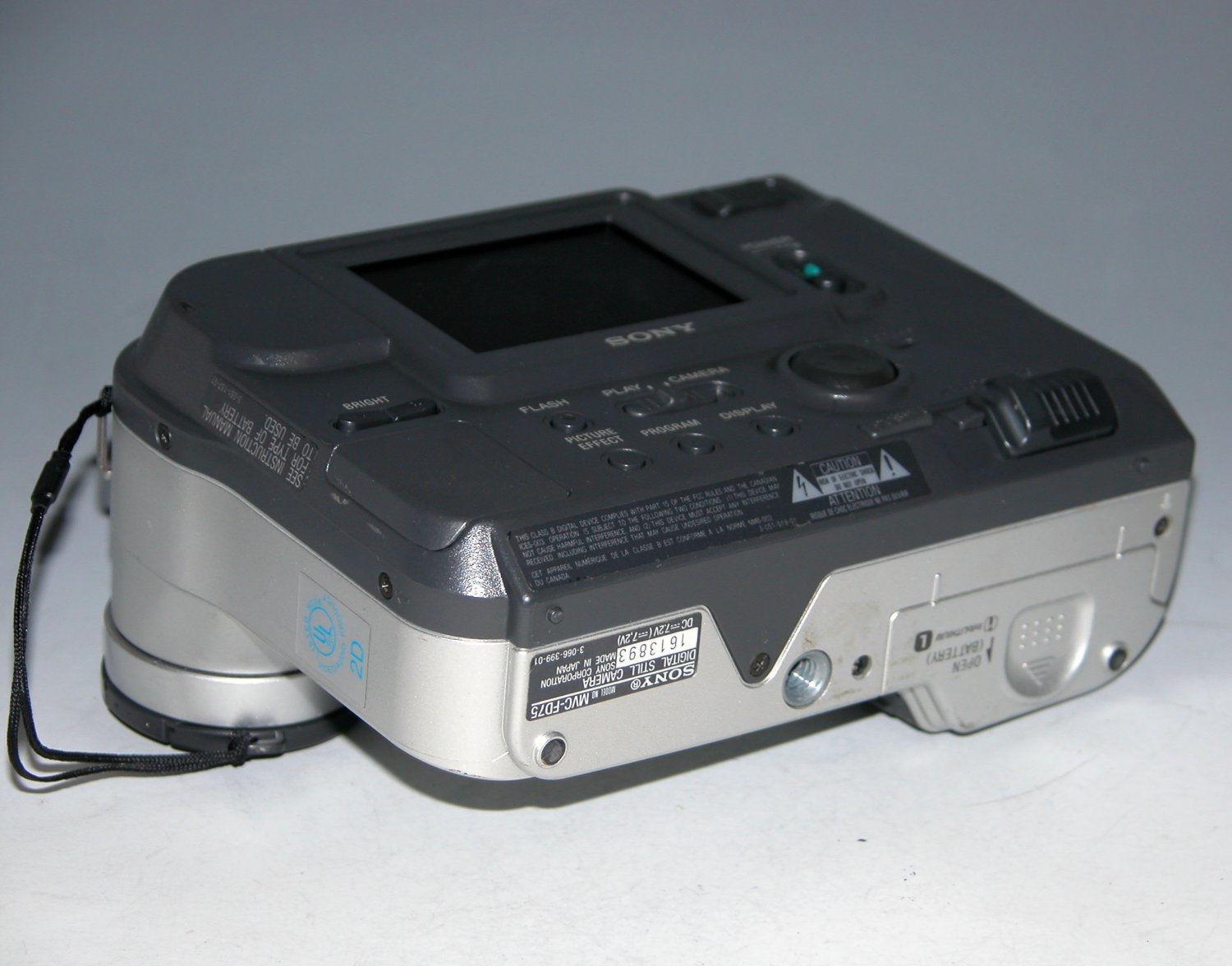 Sony Mavica MVCFD75 0.4MP Digital Camera 3893