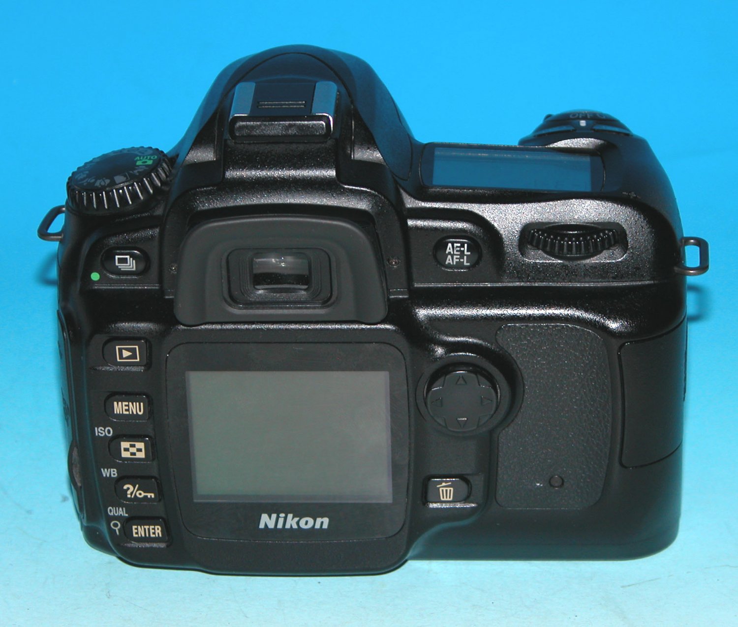 Nikon D50 6.1 MP Digital SLR Camera(Body Only) 9989 **Shutter Clicks 4138**
