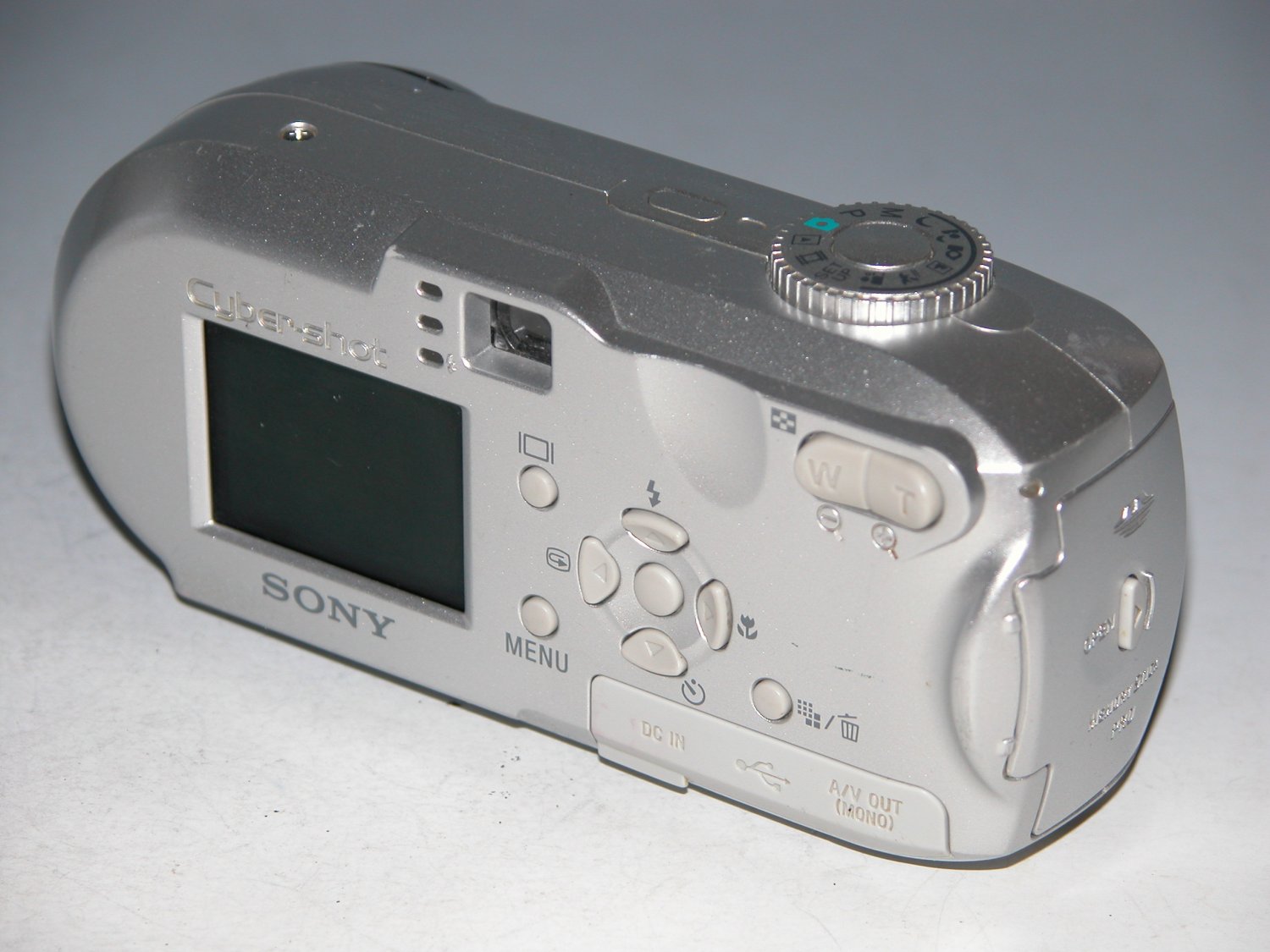 Sony Cybershot DSCP73 4.1MP Digital Camera Silver 5298