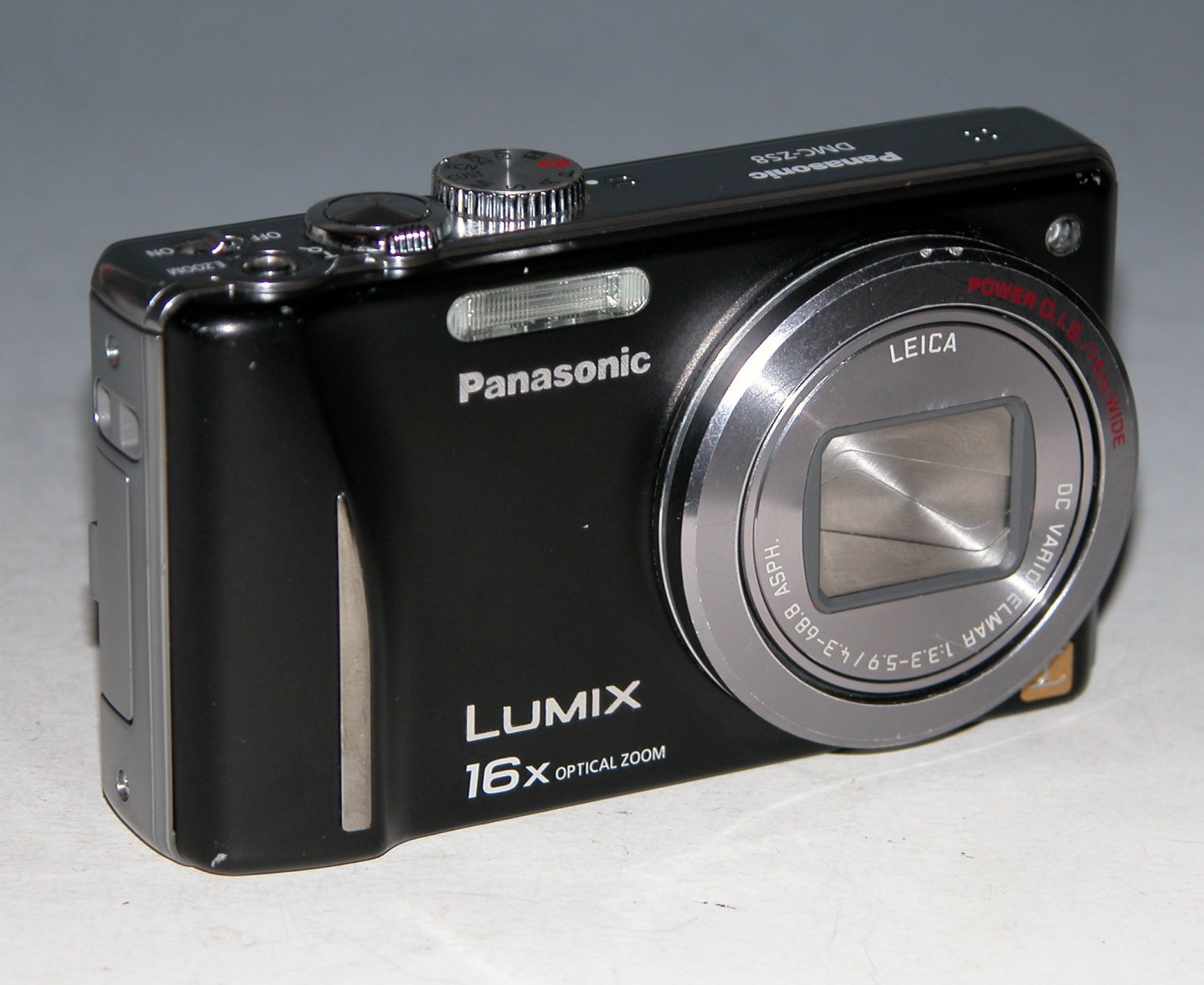 Panasonic LUMIX DMCZS8 14.1MP Digital Camera Black 6375