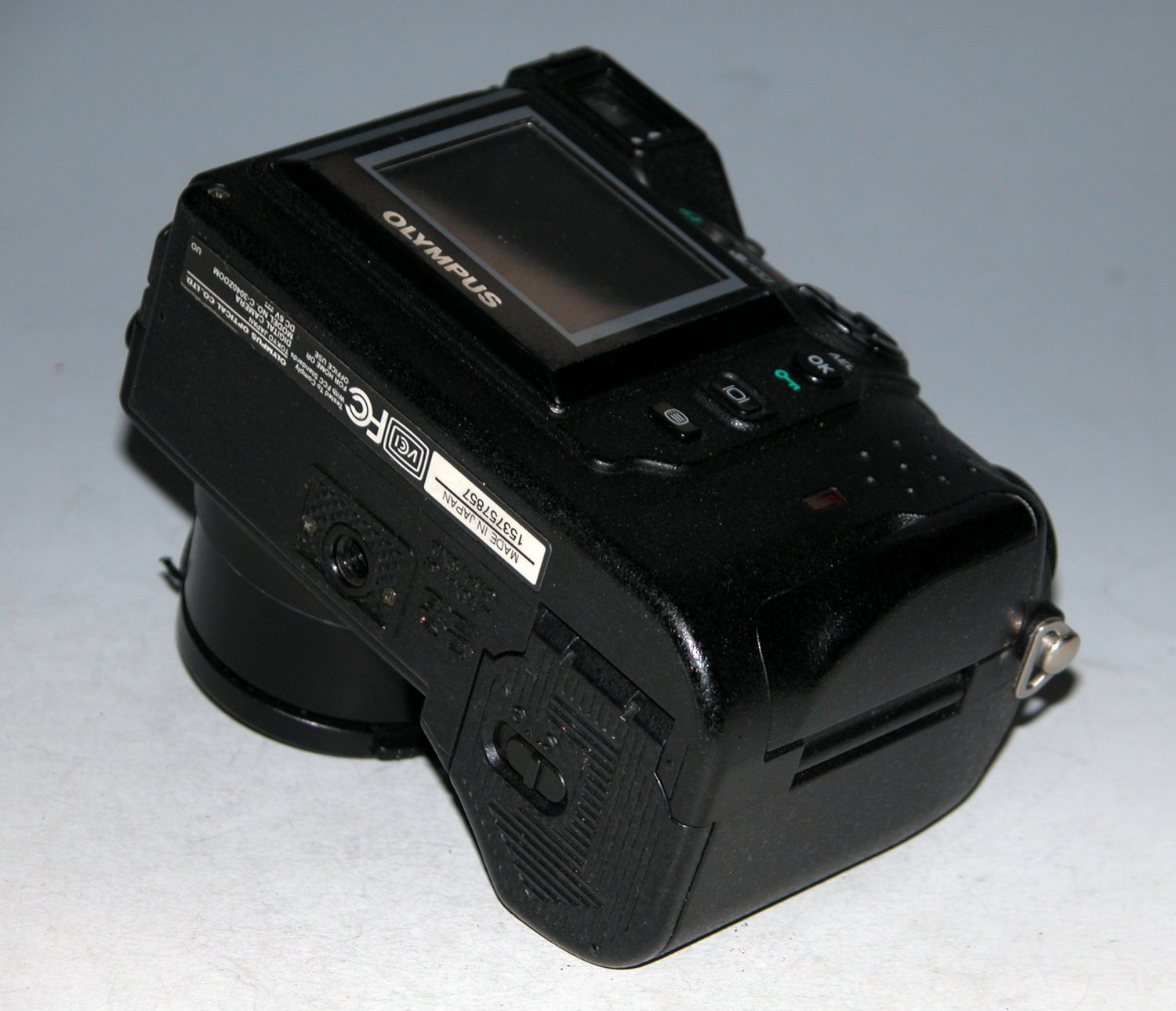 Olympus CAMEDIA C3040 Zoom 3.3MP Digital Camera Black 7857