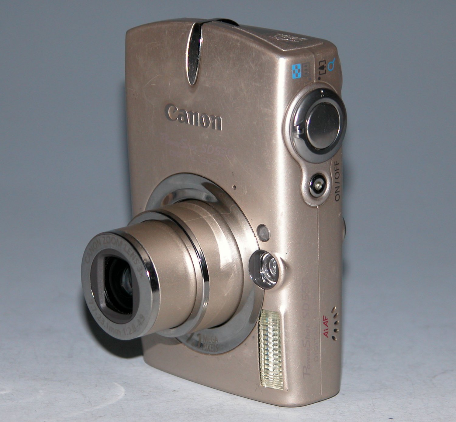Canon PowerShot Digital ELPH SD550 7.1MP Digital Camera Beige 7971
