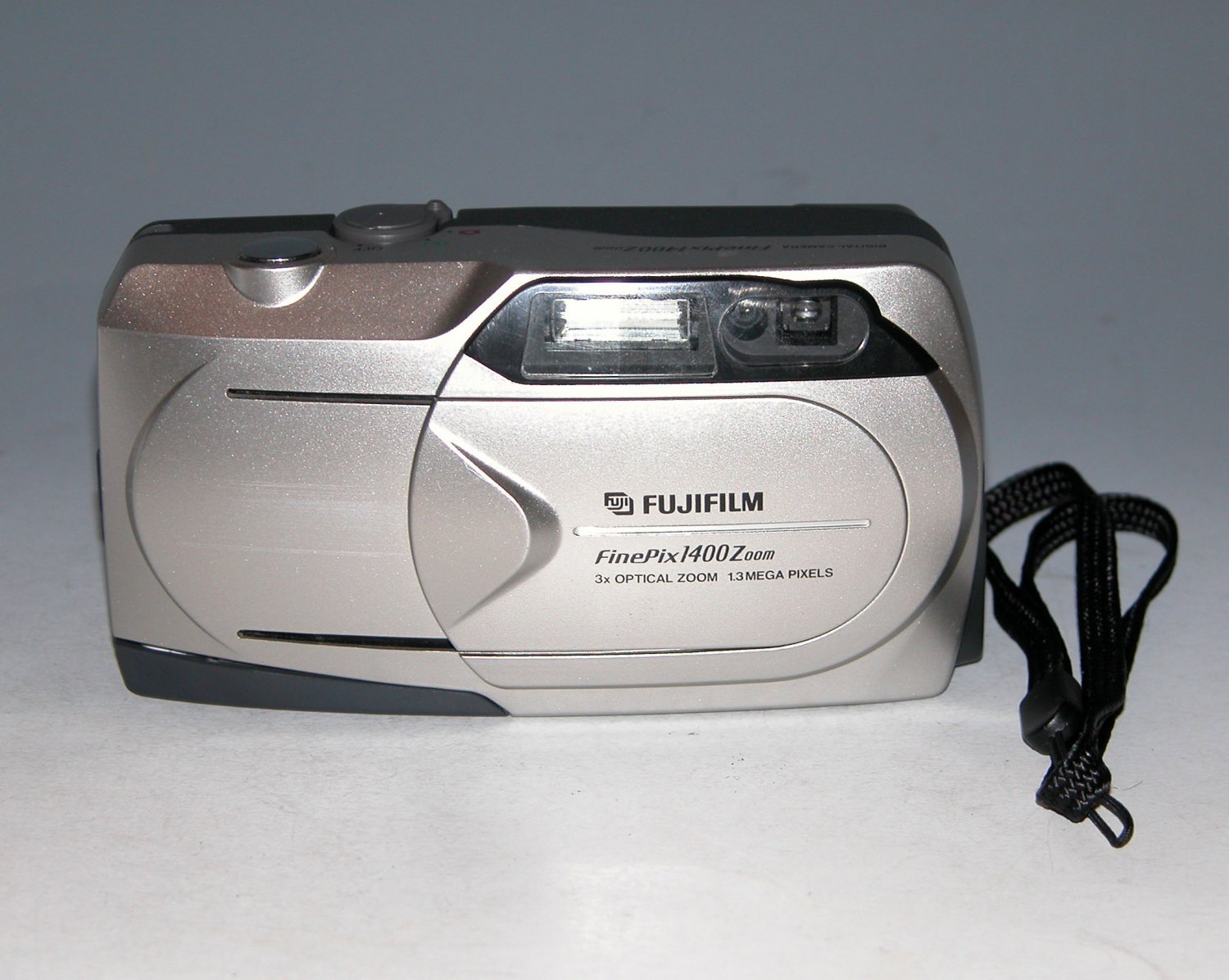 Fujifilm MX-1400 / 1400 Zoom 1.3MP Digital Camera