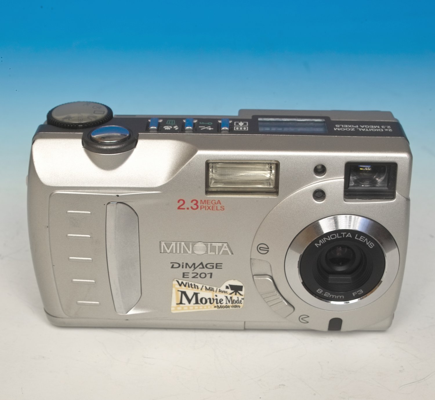 Minolta DiMAGE E201 2.3MP Digital Camera - Silver