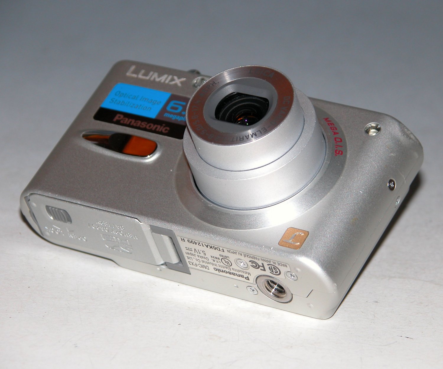 Panasonic DMCFX3 6MP Digital Camera Silver 2499