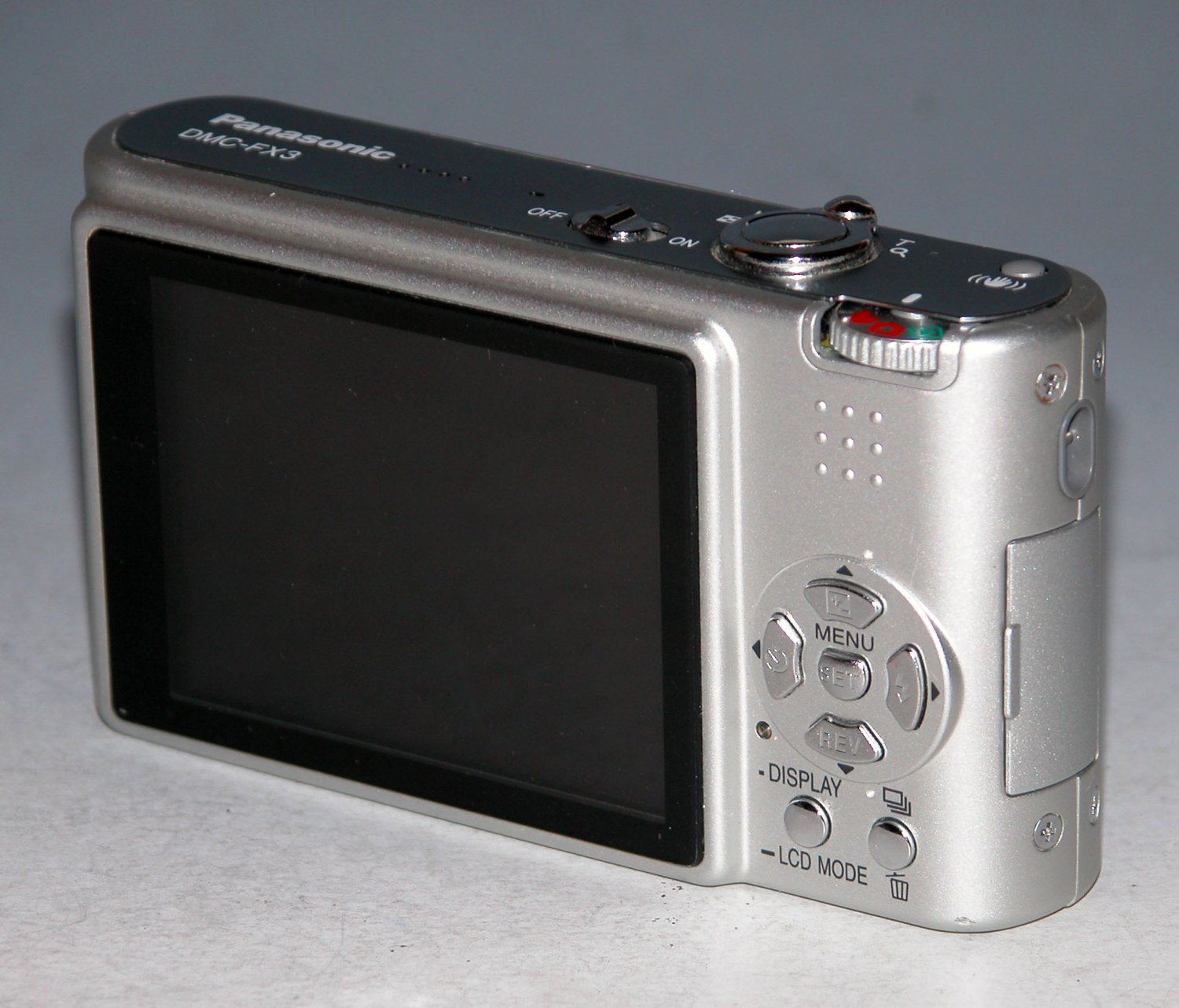 Panasonic DMCFX3 6MP Digital Camera Silver 2499