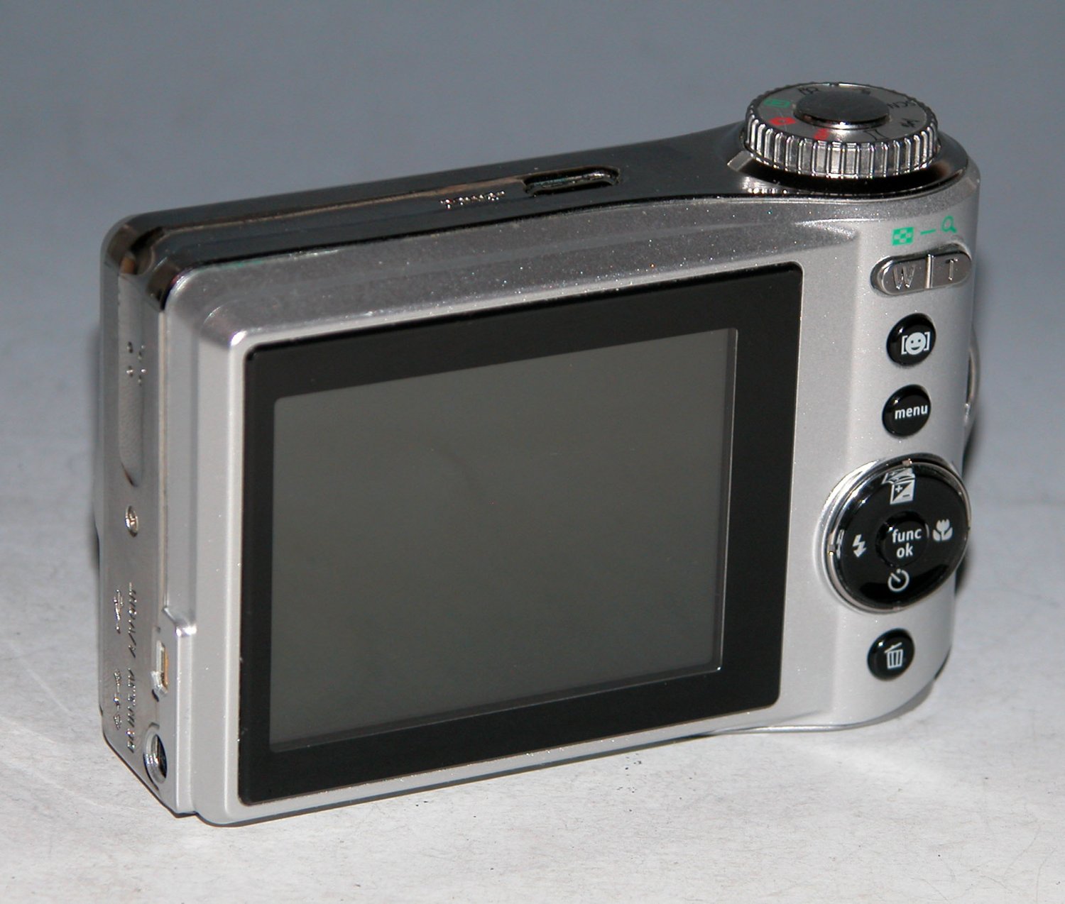 GE A730 7MP Digital Camera - Silver