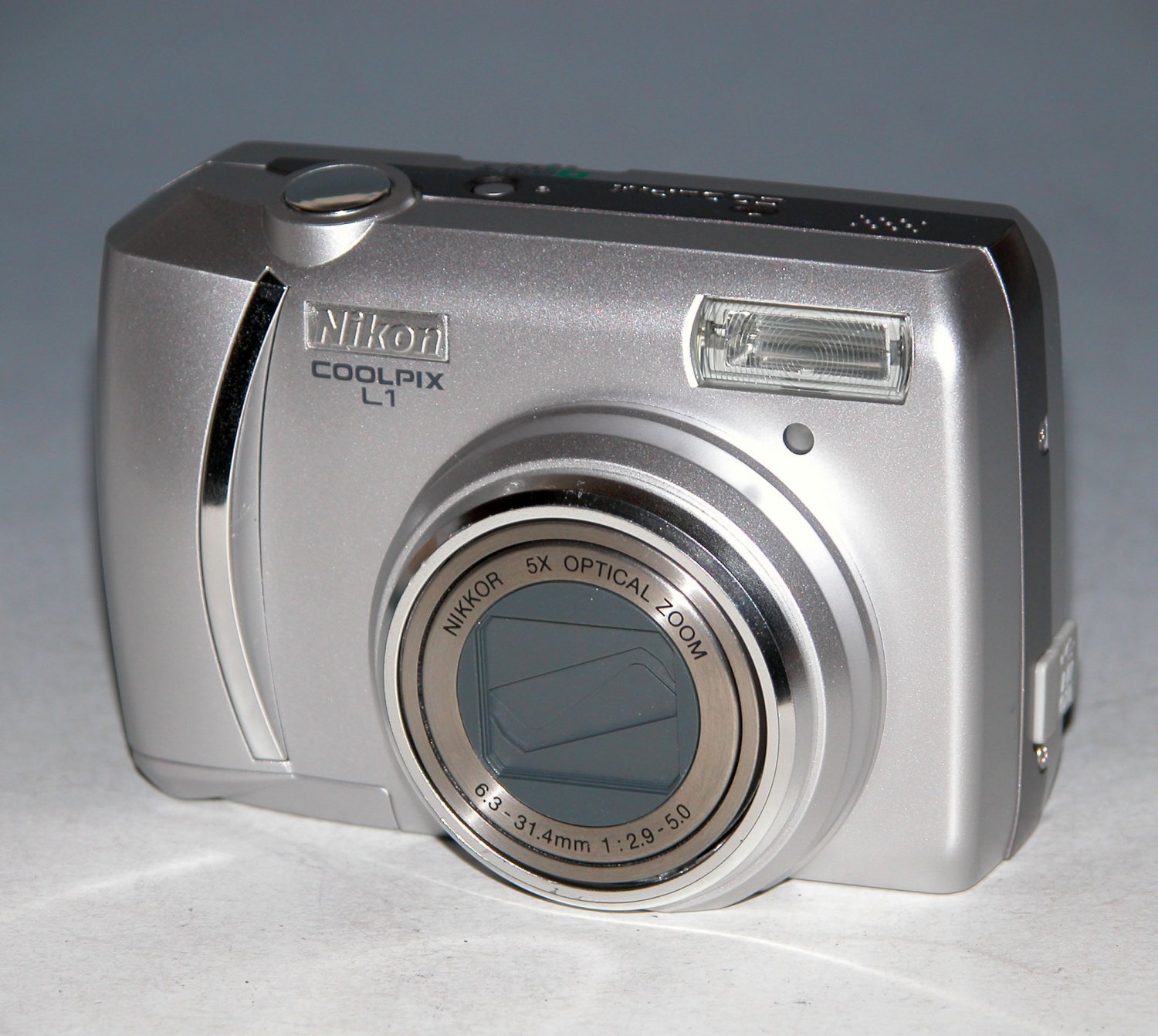 Nikon COOLPIX L1 6.2 MP Digital Camera - Silver #4274