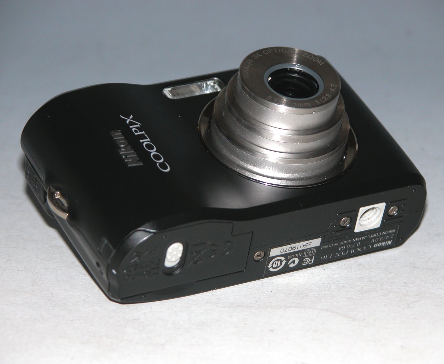 Nikon COOLPIX L16 7.1MP Digital Camera Black 9070