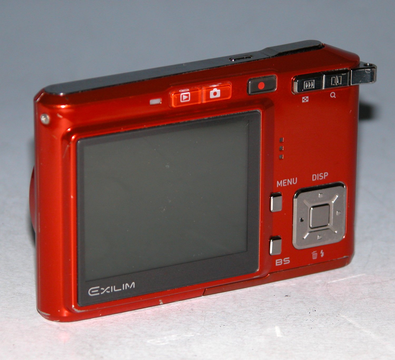 Casio EXILIM CARD EXS600 6.0MP Digital Camera Orange 2147