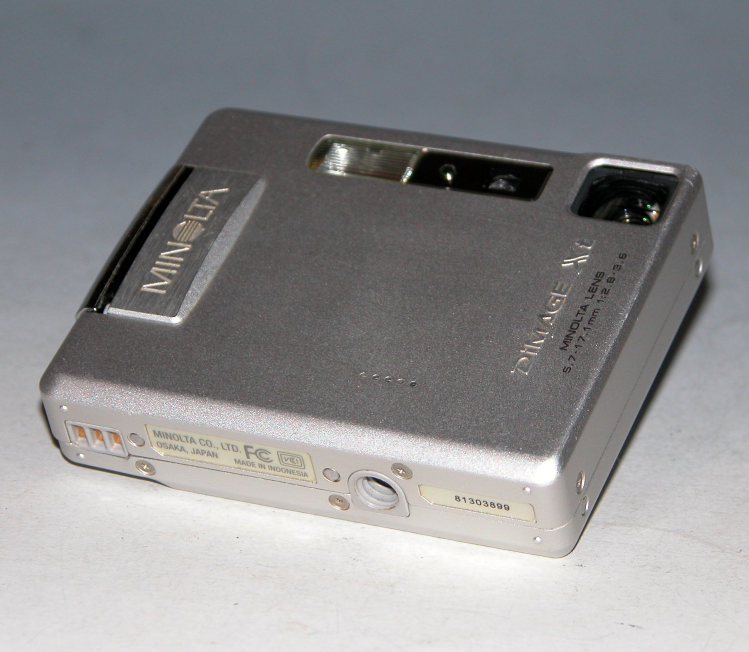 Minolta Dimage Xt 3.2MP Digital Camera 3899