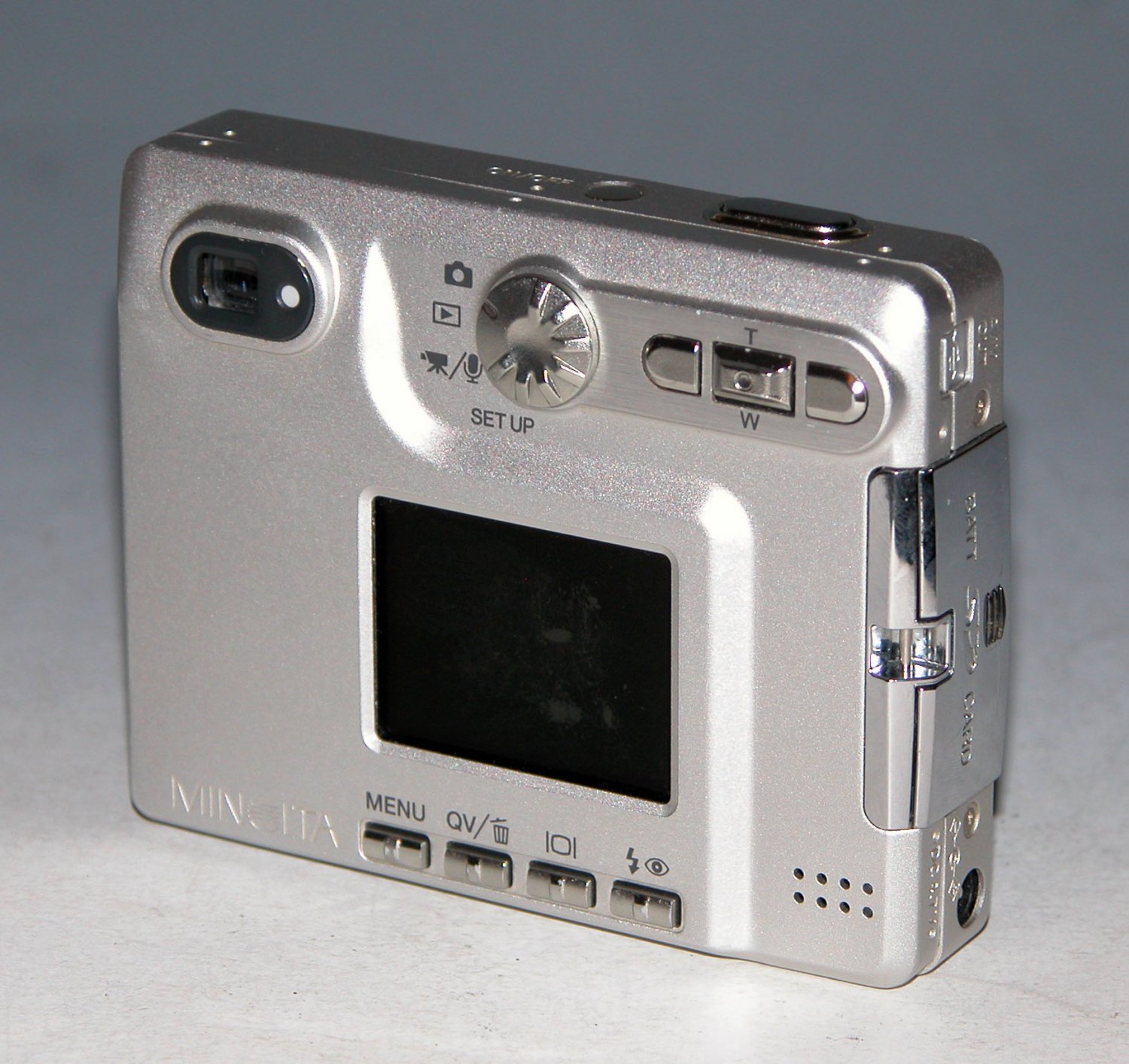 Minolta Dimage Xt 3.2MP Digital Camera #3899