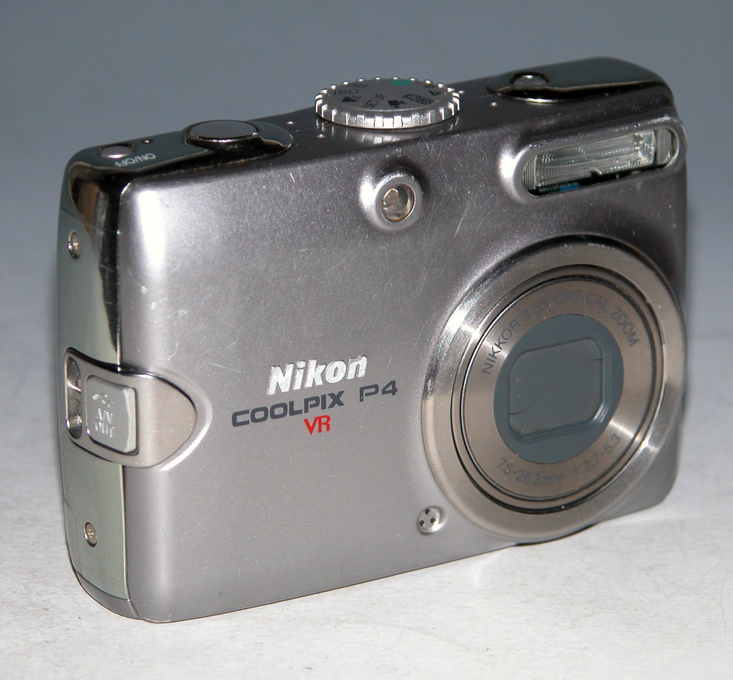 Nikon COOLPIX P4 8.1MP Digital Camera #8688