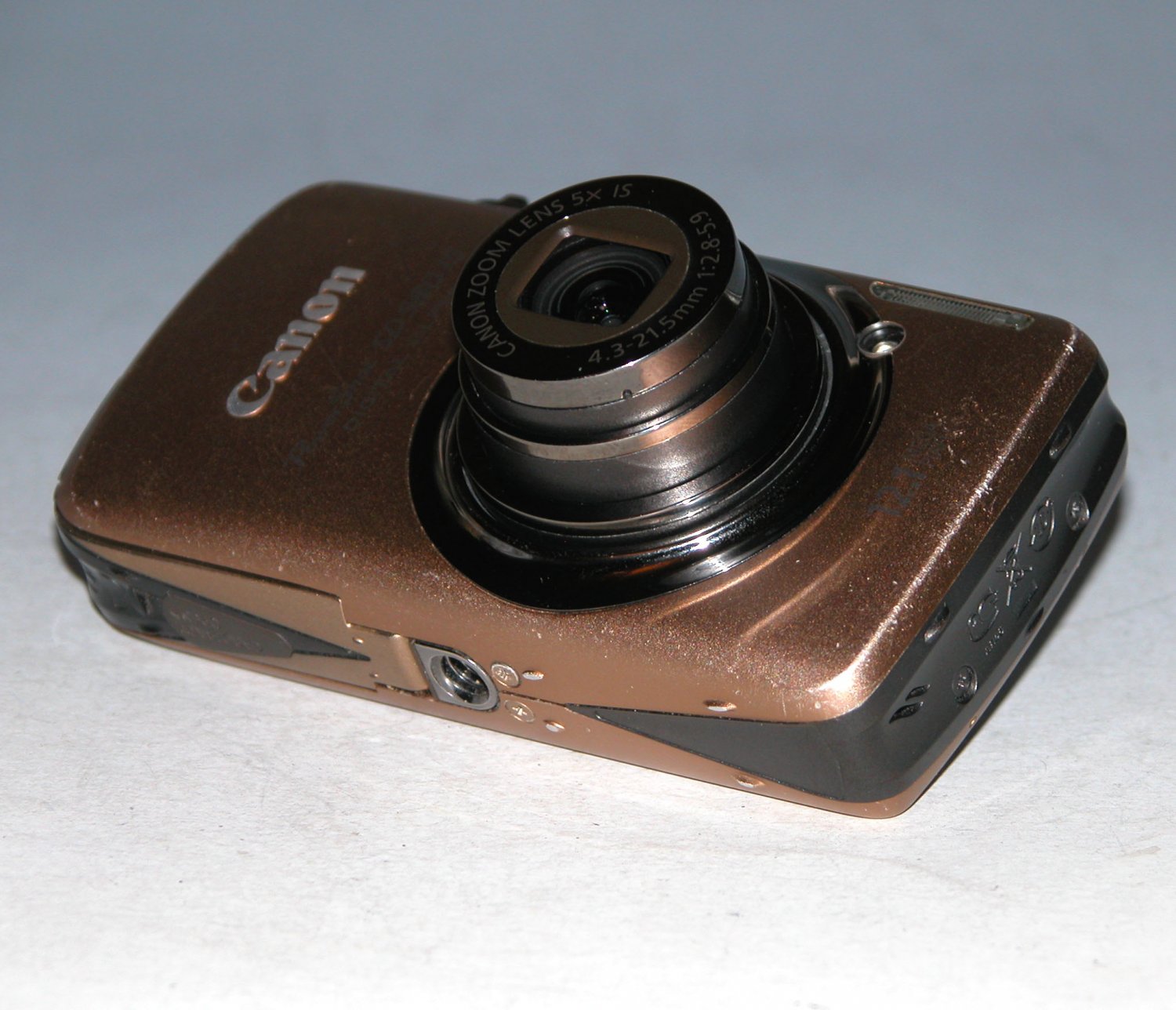 Canon PowerShot Digital ELPH SD980 IS 12.1MP Digital Camera Gold