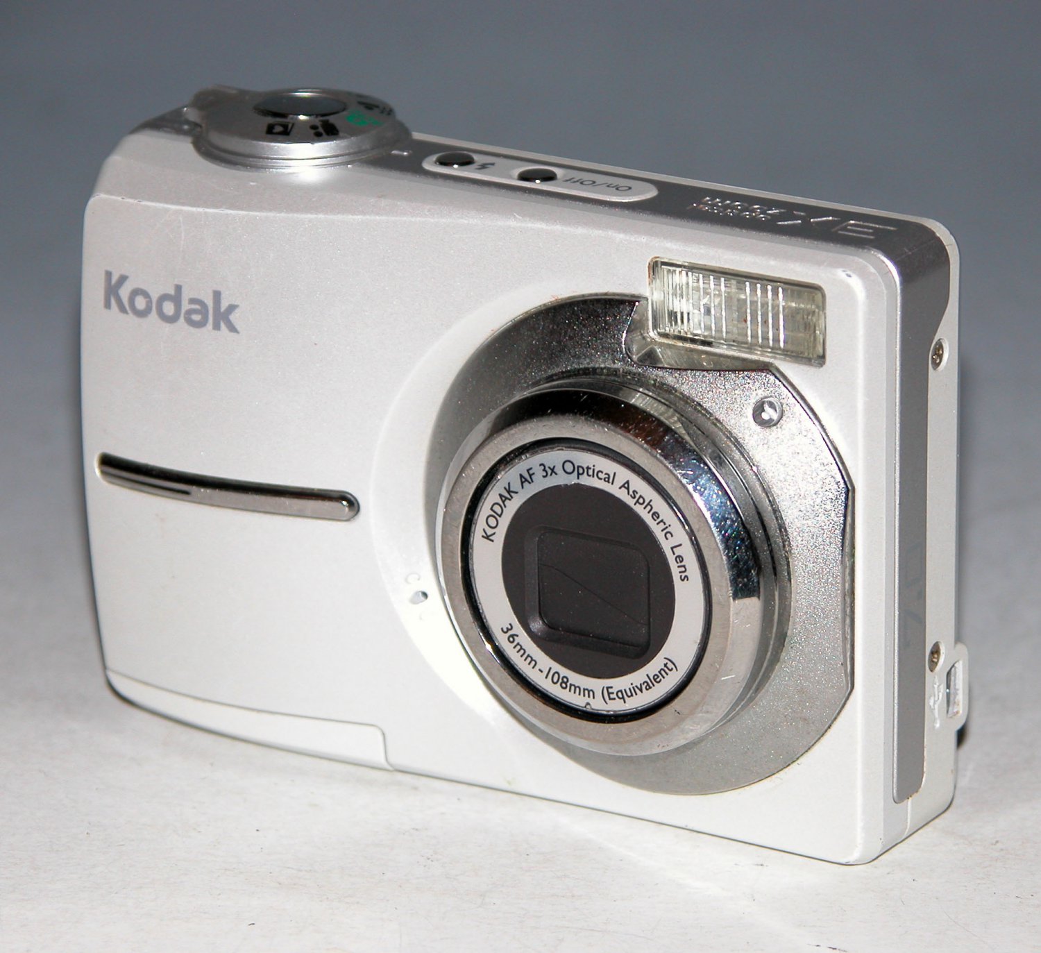 Kodak EasyShare C713 7.0MP Digital Camera White 8076