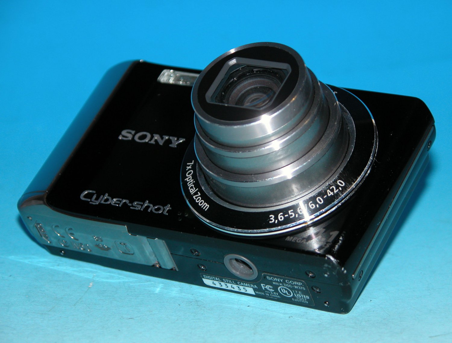 Sony Cybershot DSCW370 14.1MP Digital Camera Black 3435