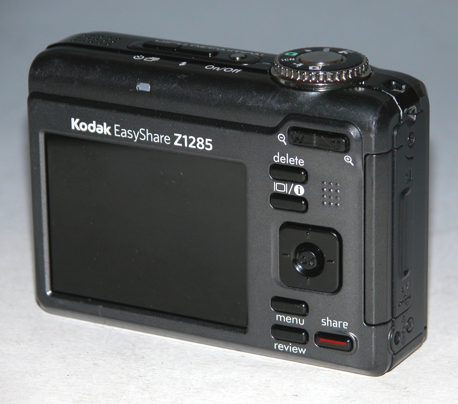 Kodak EasyShare Z1285 12.0MP Digital Camera Black 0127